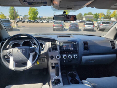 2016 Toyota Sequoia SR5