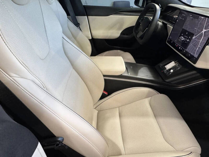 2022 Tesla Model S Plaid