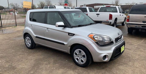 2013 Kia Soul for sale at JORGE'S MECHANIC SHOP & AUTO SALES in Houston TX