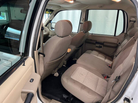 2004 Ford Explorer Sport Trac XLS