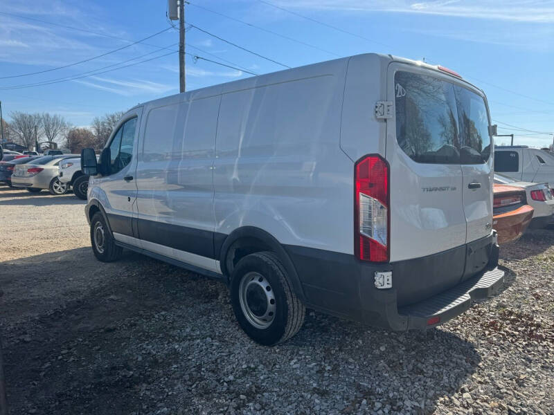 2016 Ford Transit Base photo 3