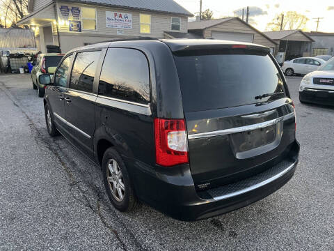 2012 Chrysler Town and Country Touring