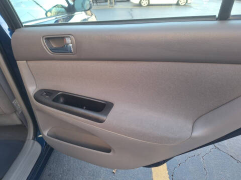 2005 Toyota Camry LE