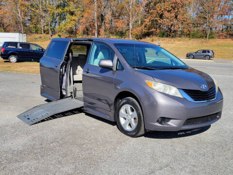 2011 Toyota WHEELCHAIR VAN