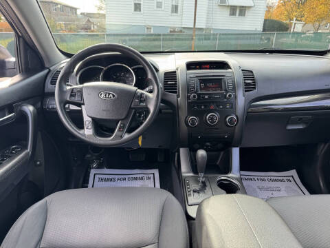 2013 Kia Sorento LX