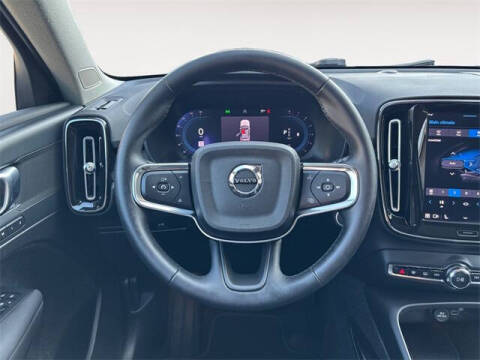 2023 Volvo XC40 B5 Plus Bright Theme