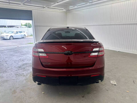 2018 Ford Taurus SEL