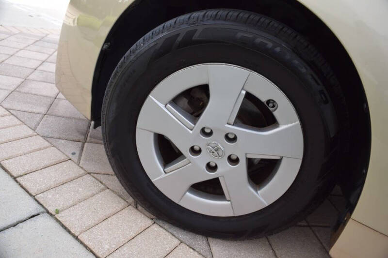 2010 Toyota Prius III