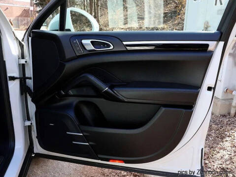 2017 Porsche Cayenne Platinum Edition