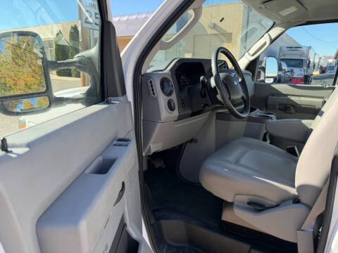 2014 Ford E-Series E-350 SD