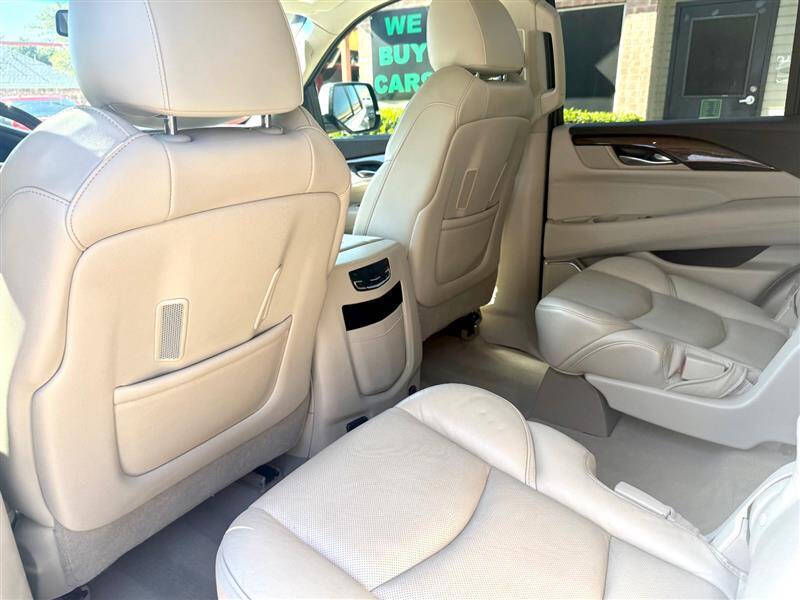 2016 Cadillac Escalade Luxury Collection