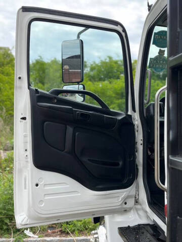 2019 Hino 268A