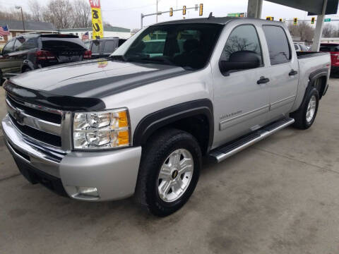 2011 Chevrolet Silverado 1500 for sale at SpringField Select Autos in Springfield IL