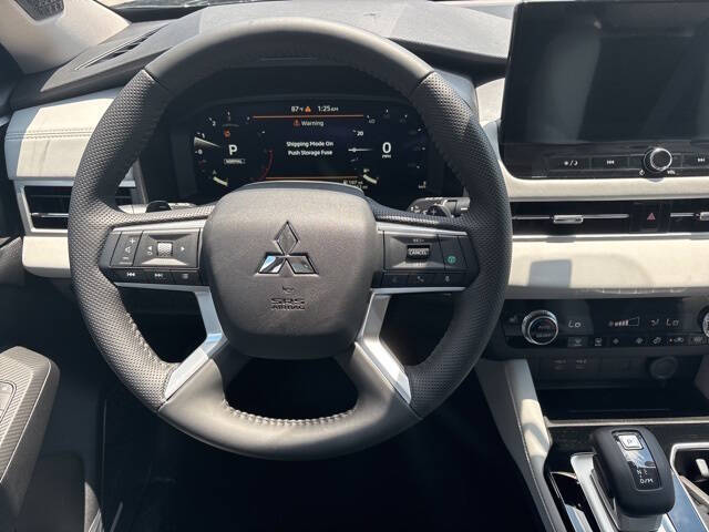 2025 Mitsubishi Outlander SE