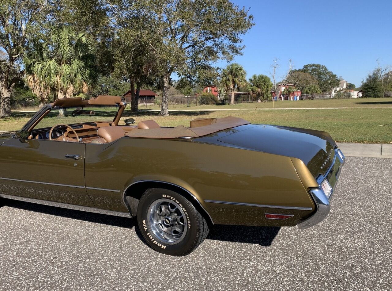 1972 Oldsmobile Cutlass 21