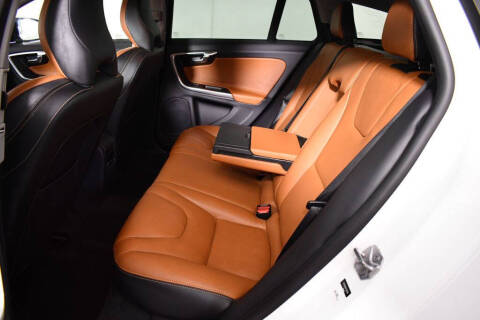 2015 Volvo V60 Cross Country T5