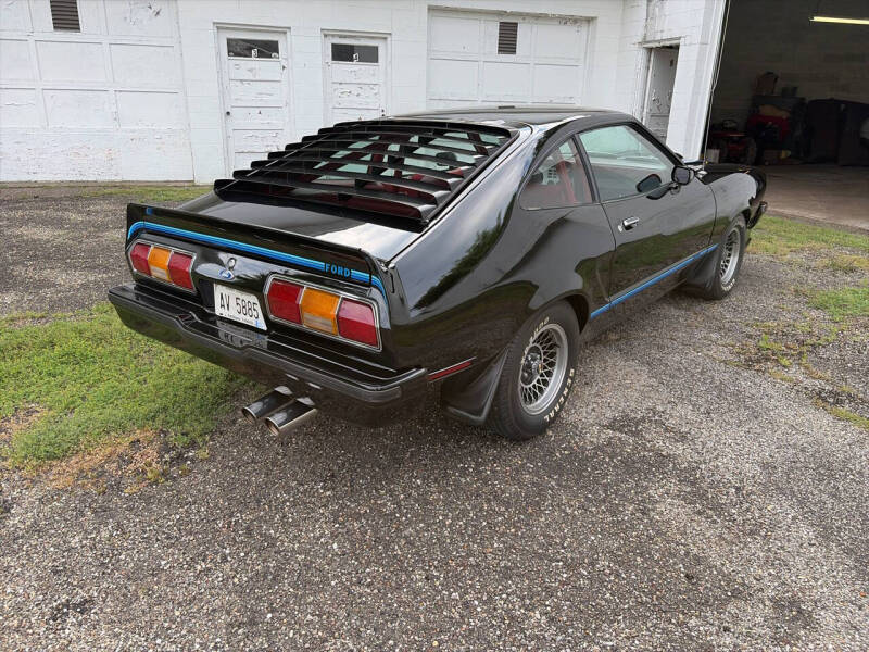1977 Ford Mustang  2