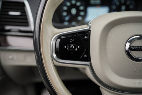 2017 Volvo XC90 T5 Momentum