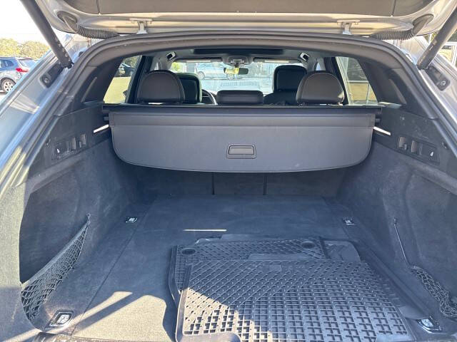 2022 Audi e-tron quattro Premium Plus