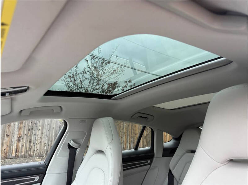 2017 Porsche Panamera 4S