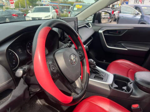 2019 Toyota RAV4 LE