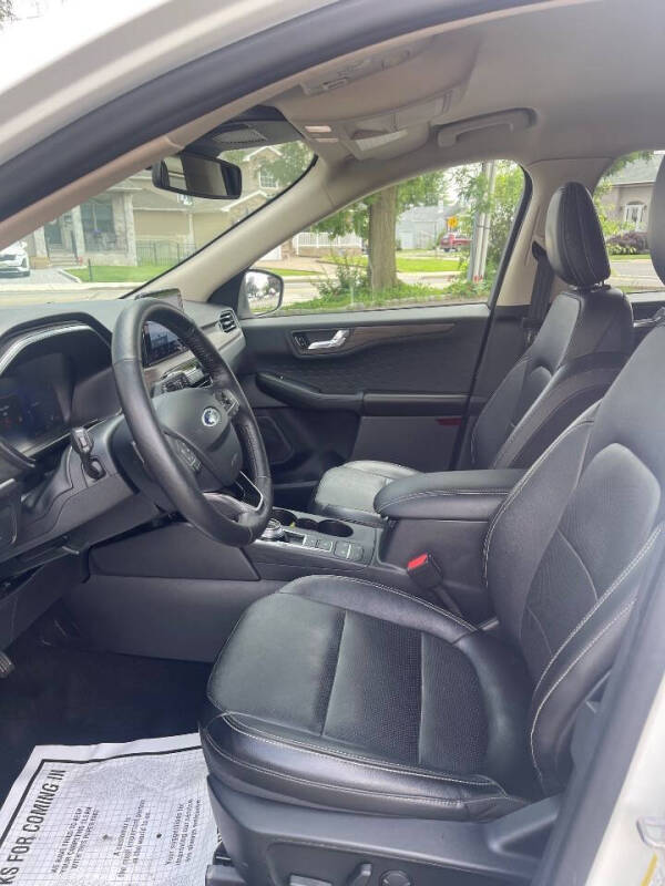 2020 Ford Escape Titanium