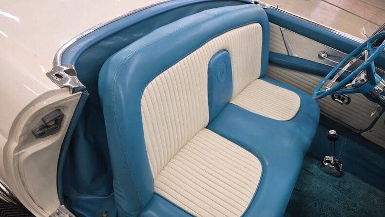 1956 Ford Thunderbird