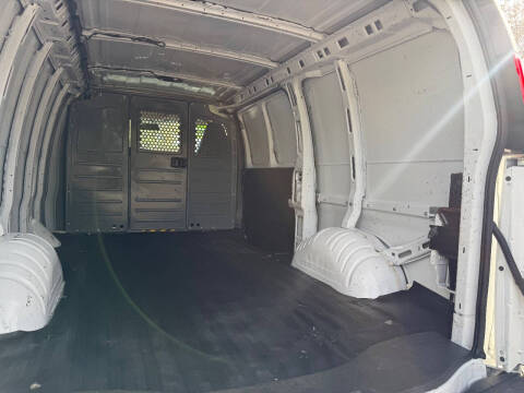 2023 Chevrolet Express 2500