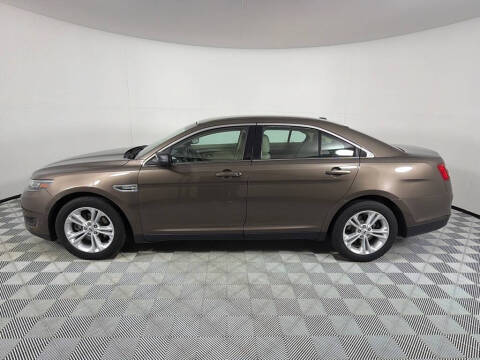 2016 Ford Taurus SE