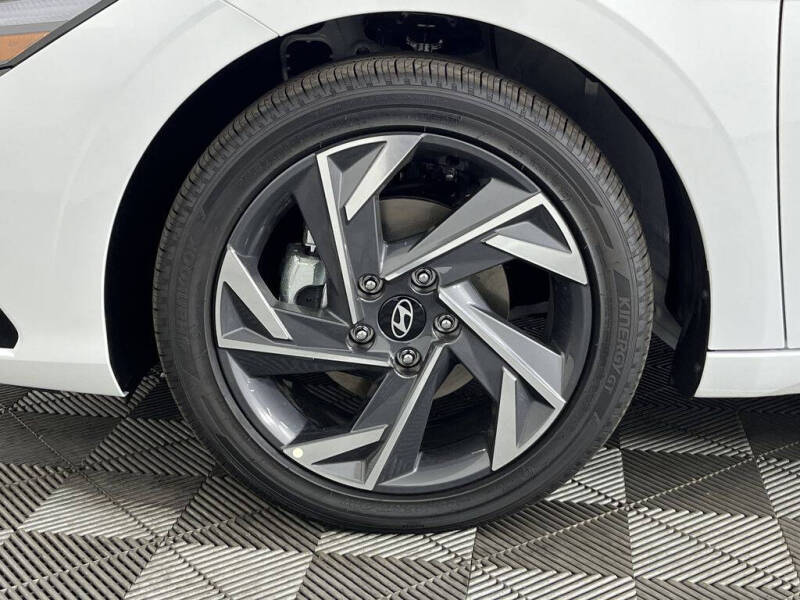 2025 Hyundai Elantra Hybrid Limited