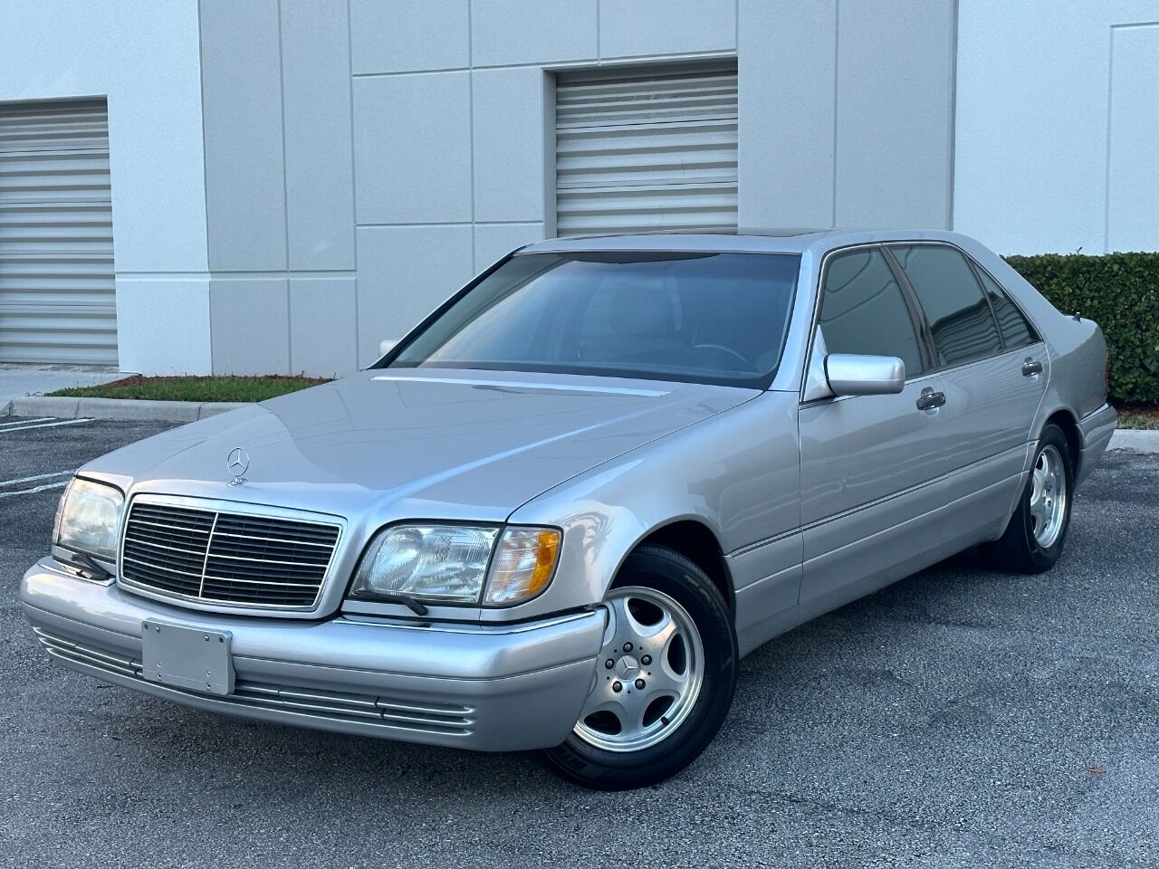 1999 Mercedes-Benz S-Class  - $11,900
