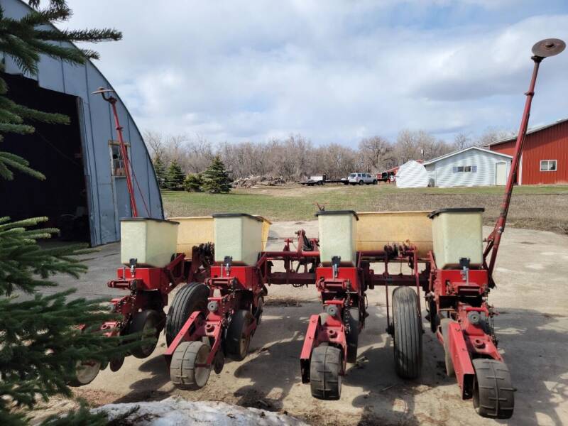 1986 Case IH  800 Early Riser Planter for sale at Countryside Auto Body & Sales, Inc in Gary SD