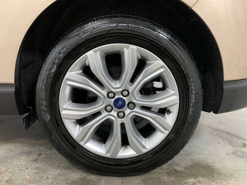 2020 Ford Edge Titanium