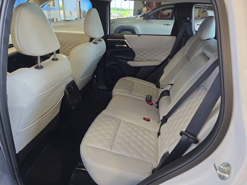 2024 Mitsubishi Outlander PHEV SEL