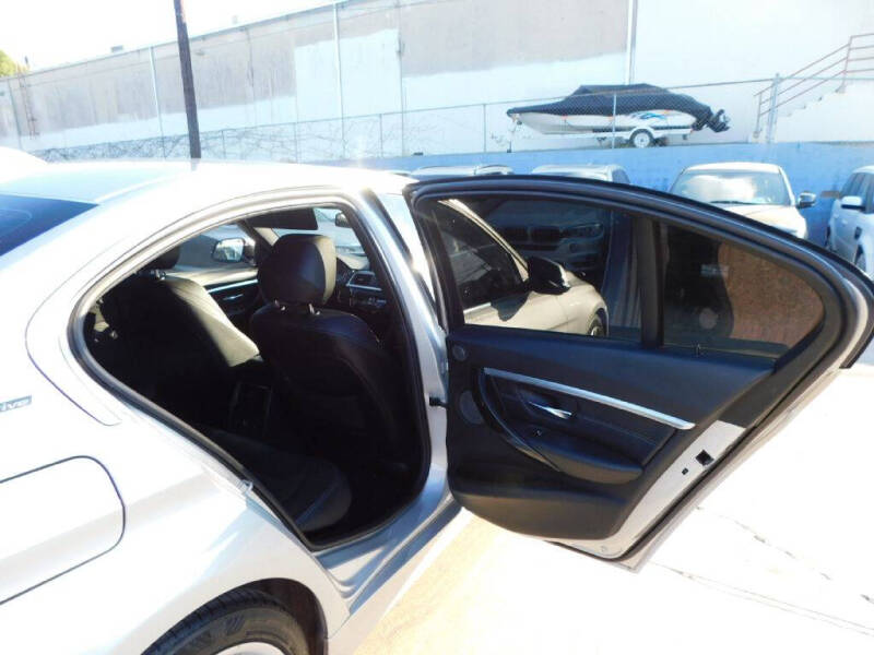 2017 BMW 3 Series 330e iPerformance