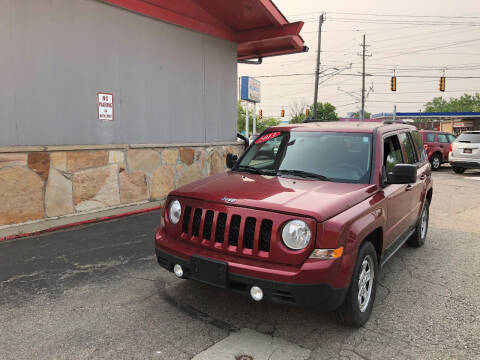 2013 Jeep Patriot for sale at Drive Max Auto Sales in Warren MI