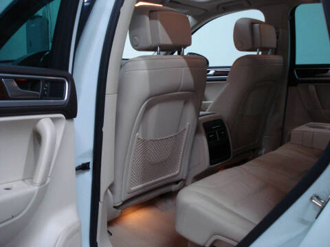 2013 Volkswagen Touareg TDI Sport