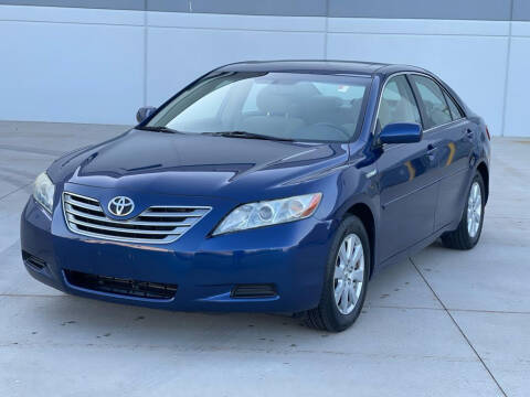 2007 Toyota Camry Hybrid for sale at Clutch Motors in Lake Bluff IL