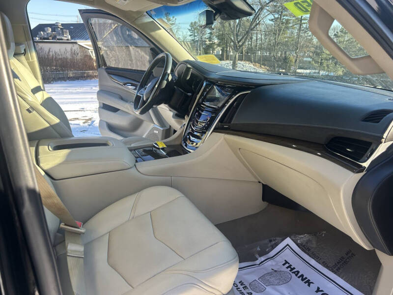 2020 Cadillac Escalade Luxury