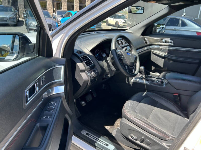 2017 Ford Explorer Sport