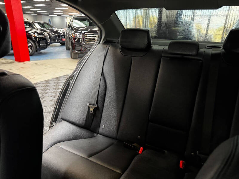 2018 BMW 3 Series 320i