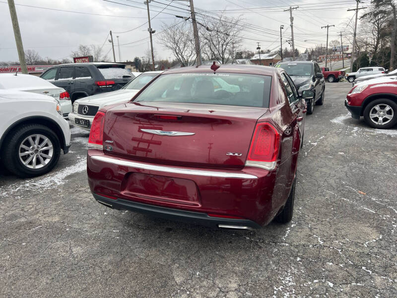 2015 Chrysler 300 Limited photo 3