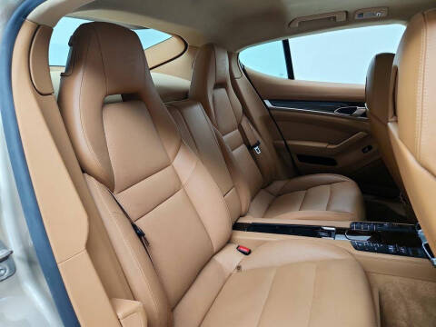 2016 Porsche Panamera