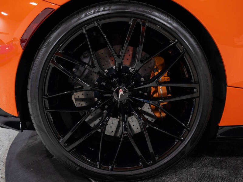 2023 McLaren GT