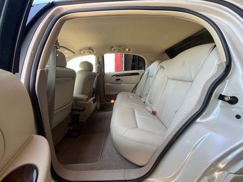 2002 Lincoln Town Car Cartier