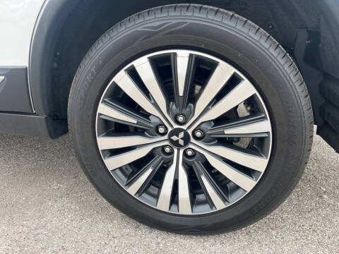 2020 Mitsubishi Outlander SE