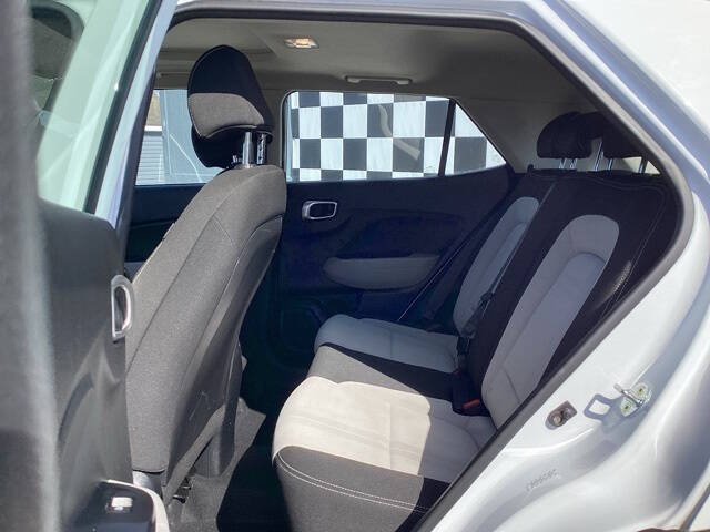 2022 Hyundai Venue SEL