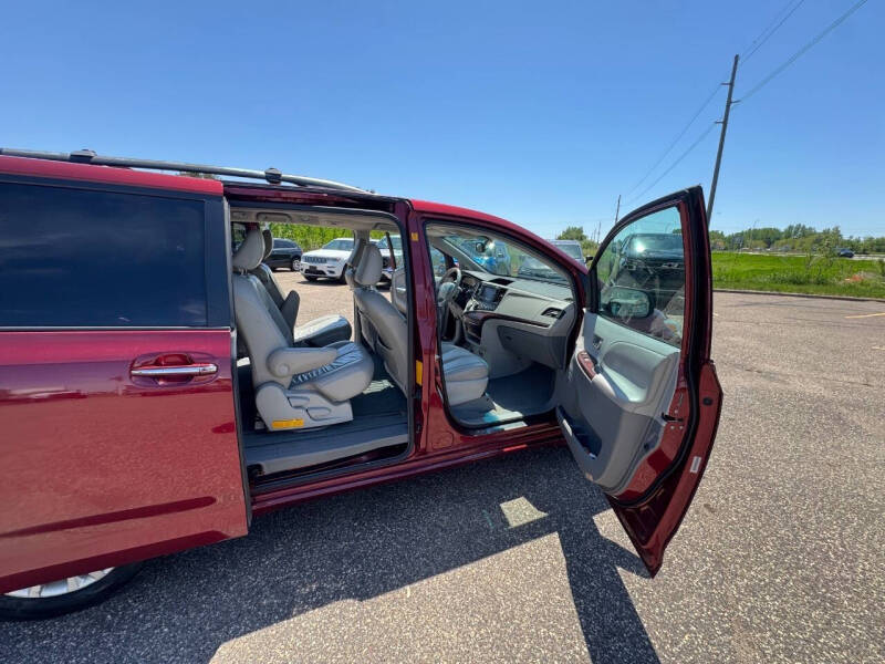 2011 Toyota Sienna XLE 8-Passenger