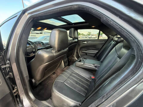 2017 Chrysler 300
