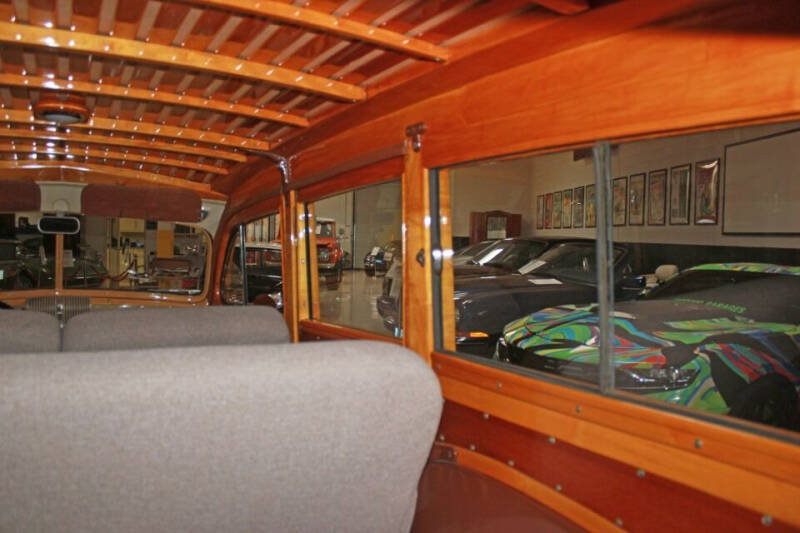 1948 Ford Super Deluxe